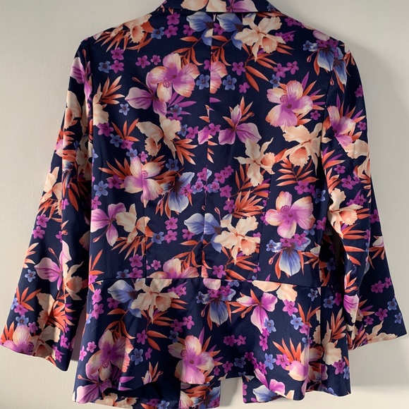 Floral Blazer - Picture 2 of 2